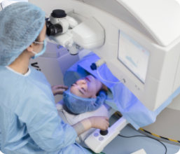 điều trị tật khúc xạ 